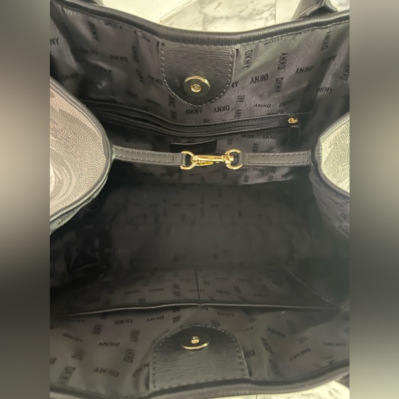 DKNY ARMY CAMO TOTE BAG - Picture 9 of 14